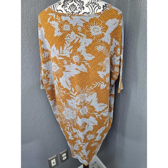 Women's LuLaRoe Blouse High-Low Short Sleeves Floral Size Large Topical Theme - Picture 8 of 11